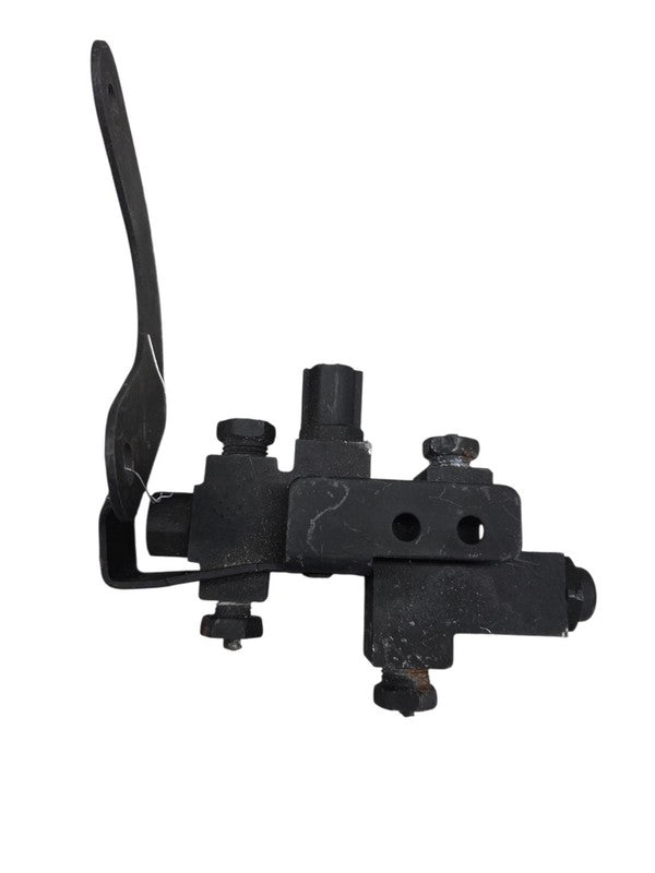 1993 - 1998 Jeep Grand Cherokee Brake Proportioning Valve OEM 52009061