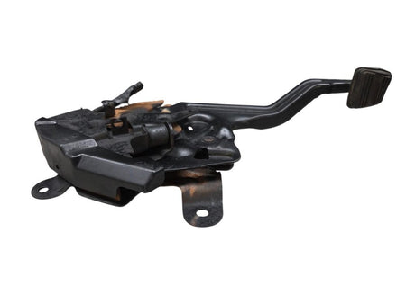 1999 - 2007 Chevrolet Silverado Emergency Parking Brake Pedal Assembly