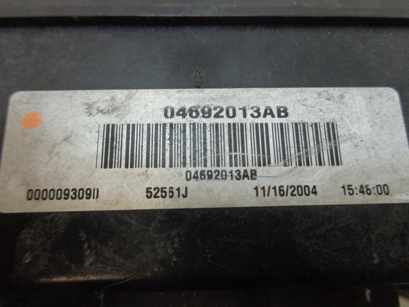 04 - 06 Dodge Durango Engine Fuse Box 04692013AB
