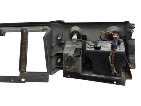 2003 - 2006 Chevrolet Silverado Glove Box Surround Dash Panel 15204270