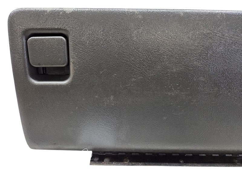 1999 - 2006 Chevrolet Silverado Tahoe Suburban Glove Box Door Assembly