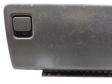 1999 - 2006 Chevrolet Silverado Tahoe Suburban Glove Box Door Assembly