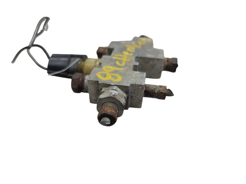 87 - 96 Jeep Cherokee Brake Proportioning Valve OEM XJ