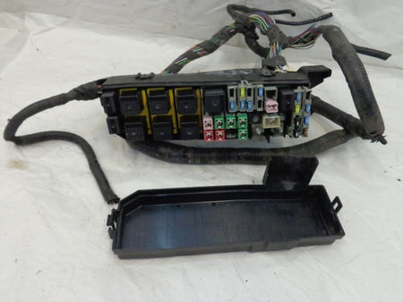 01 - 04 Ford Escape Fuse Box OEM YL8Z14A068AB