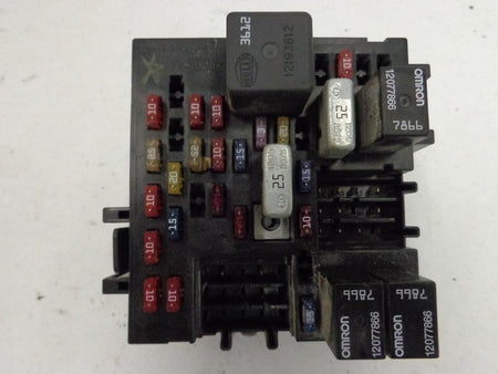 1999 -2002 Chevy Silverado Sierra Interior Fuse Relay Junction Box OEM