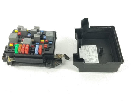 00-04 Chevy S10 GMC Sonoma Underhood Fuse Relay Center Box w/ Lid OEM 