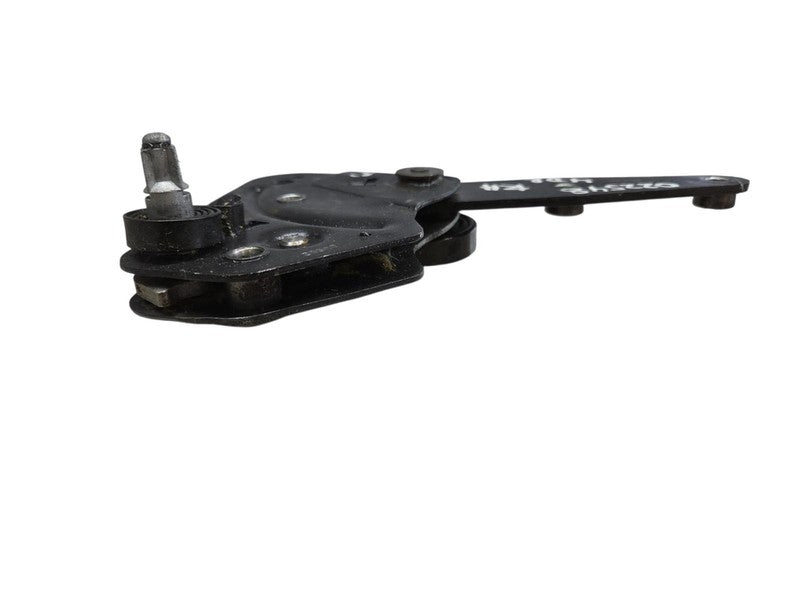 1995 - 1997 Chevrolet Blazer 4 door Right Front Seat Hinge GMC Jimmy
