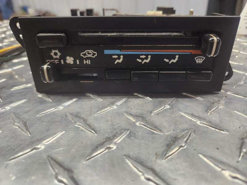 93 - 95 Dodge Caravan Dash Heater Control w/AC Plymouth Voyager 046772