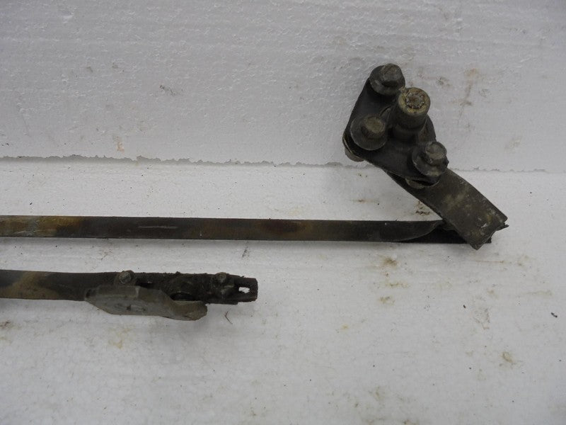 82 - 83 Chevrolet Celebrity WIndshield Wiper Transmission Linkage OEM 
