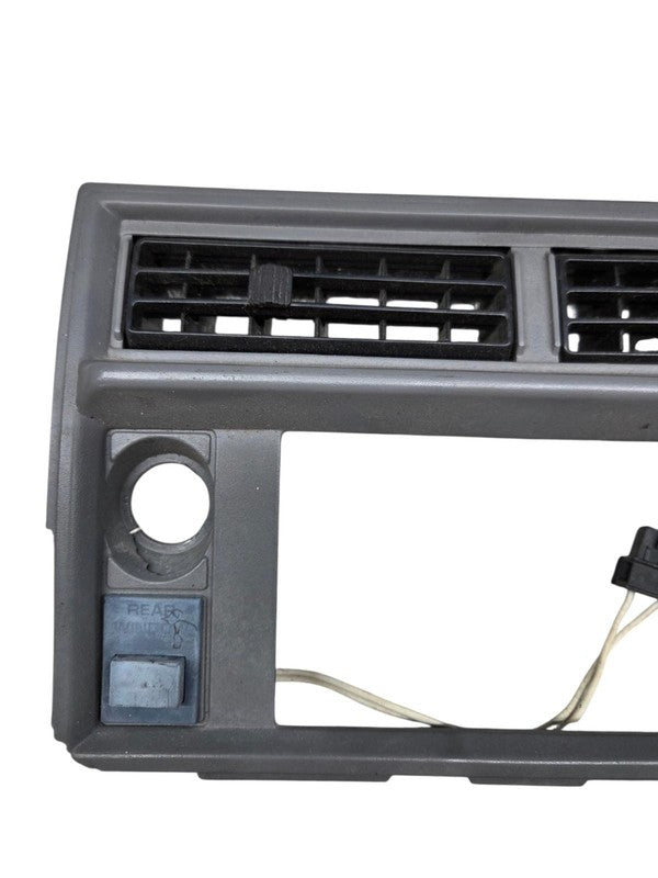 1993 Chevy S10 Blazer Dash Center Radio Heater Control Bezel w Vents C