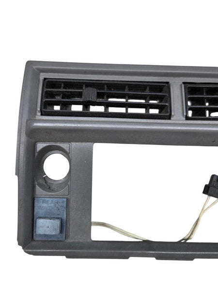 1993 Chevy S10 Blazer Dash Center Radio Heater Control Bezel w Vents C