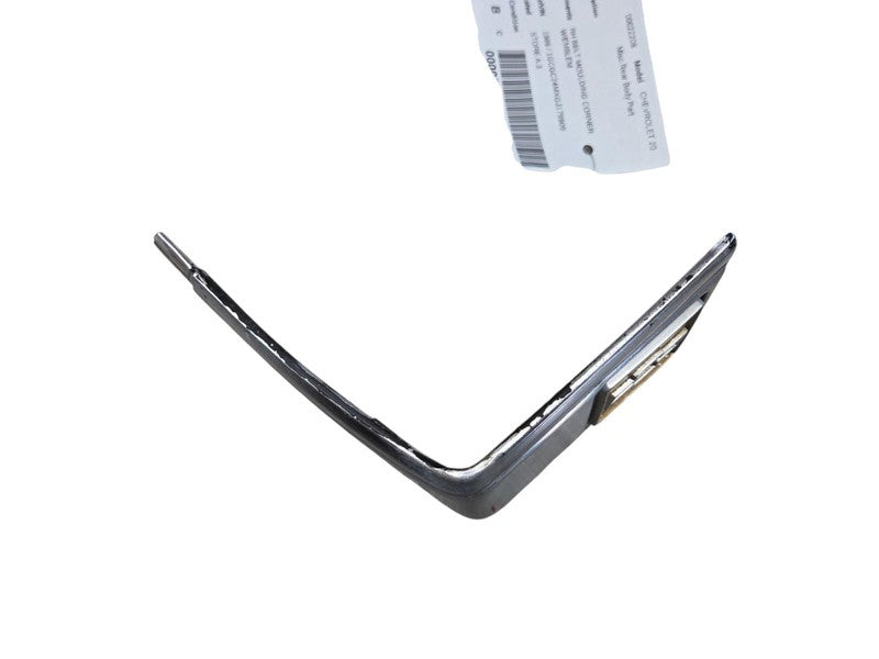 1981 - 1987 Chevrolet C10 Right Cab Corner Banding Belt Molding Trim O