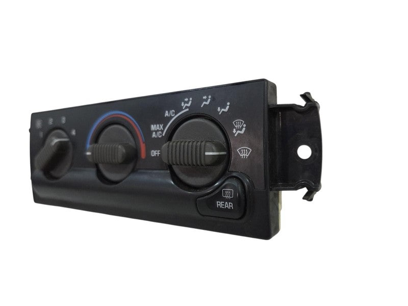 99 - 05 Chevrolet Blazer Dash Heater Control OEM 15098966 GMC Jimmy w/