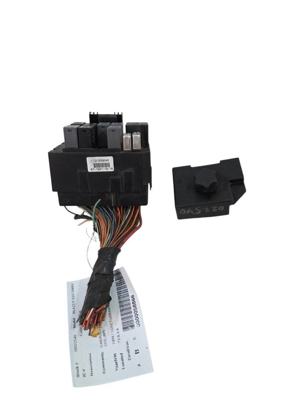 1998 Chevrolet Blazer Relay Junction Box 121938548 OEM GMC Jimmy
