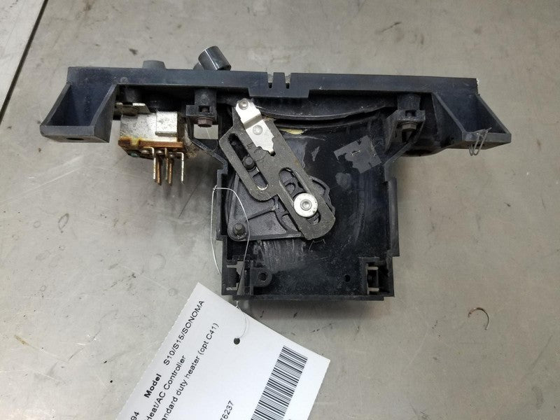 Dash Heater Control fits Chevrolet S10 S-10 w/o AC GMC S15 16014351