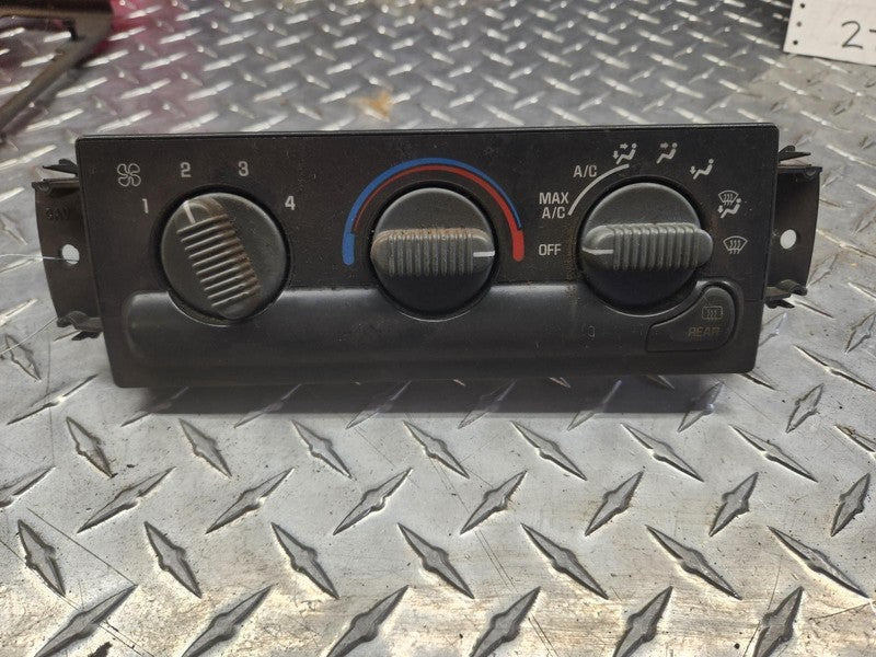 1998 Chevrolet Blazer Dash Heater Control w/AC w/Rear Defrost OEM 9351