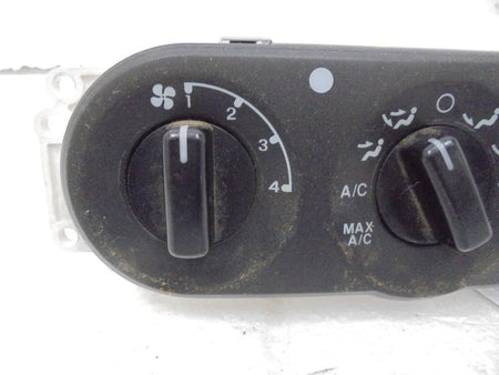Dash Heater Control fits 01 - 02 Ford Escape
