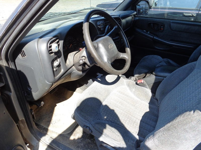 00 - 03 Chrvrolet S10 Steering Column w/tilt column shift w/key