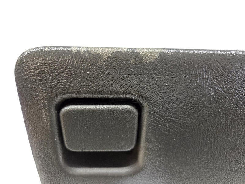 1999 - 2006 Chevrolet Silverado Tahoe Suburban Glove Box Door Assembly