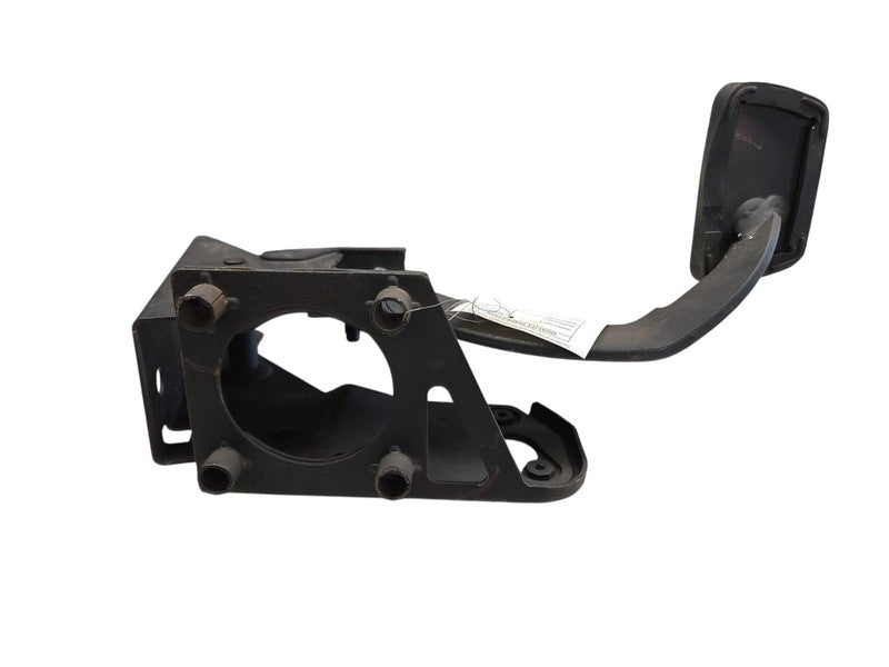 02-07 Saturn VUE Brake Pedal W/ Bracket OEM 15212677