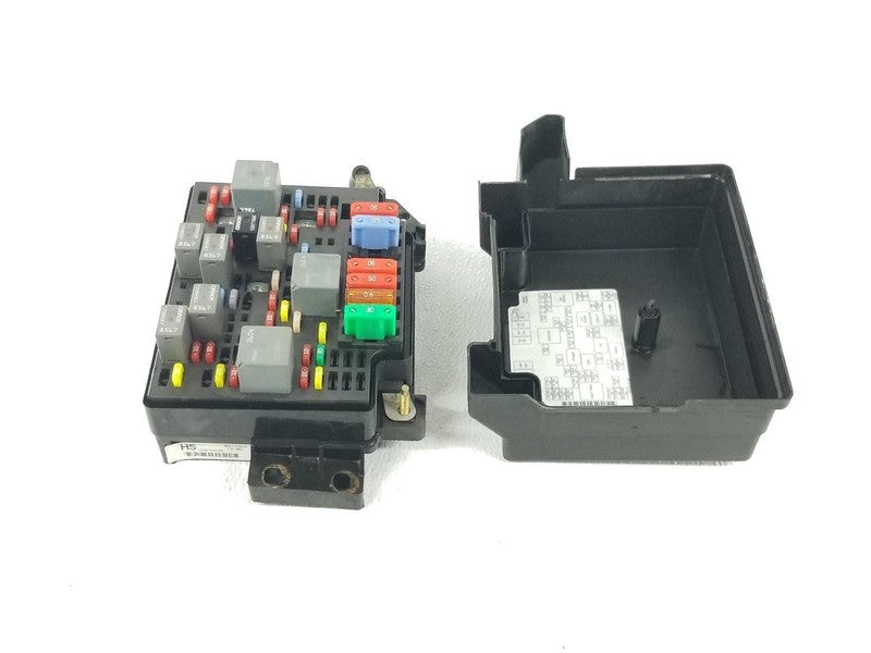 00-04 Chevy S10 GMC Sonoma Underhood Fuse Relay Center Box w/ Lid OEM 