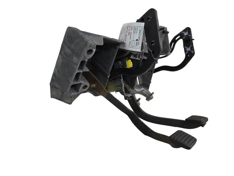 98 - 03 Chevrolet S10 Clutch Pedal Assembly OEM 15015069 GMC Sonoma