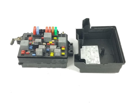 00-04 Chevy S10 GMC Sonoma Underhood Fuse Relay Center Box w/ Lid OEM 