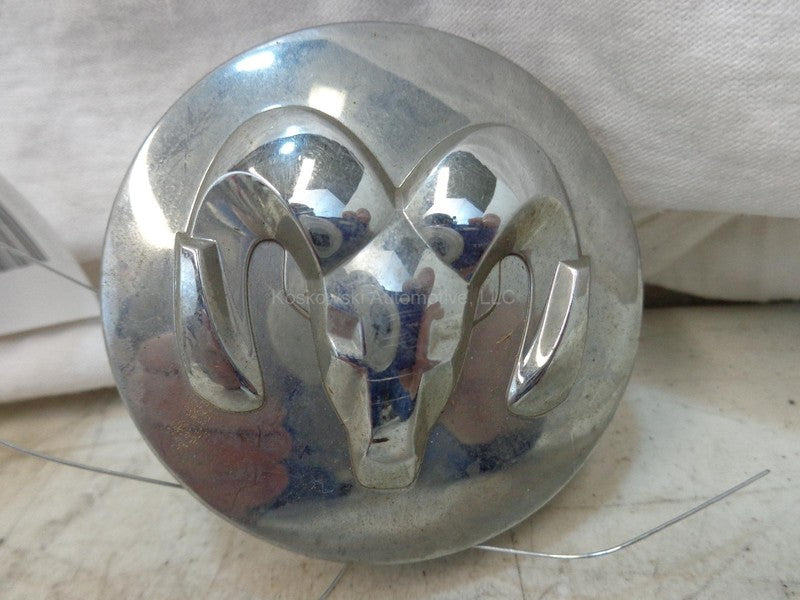 Dodge Durango Alloy Wheel Center Cap Filler 05 52110398AA  05290814AA