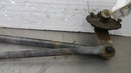 87 - 91 Ford Taurus Windshield Wiper Transmission Linkage E7DZ17566A