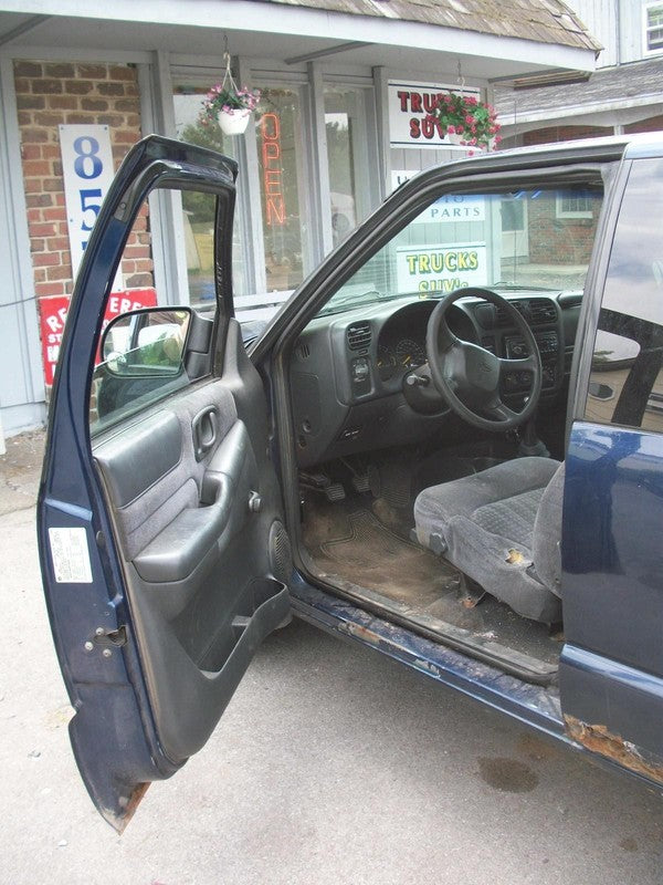98 - 04 Chevrolet S10 Lower Dash Hush Panel Driver Side 15013020 GMC S