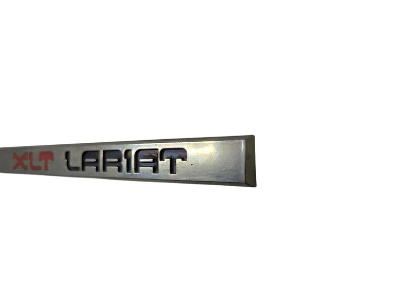 87-91 Ford F-150 F-250 F-350 XLT LARIAT Fender Emblem E7TB-16702-DA OE