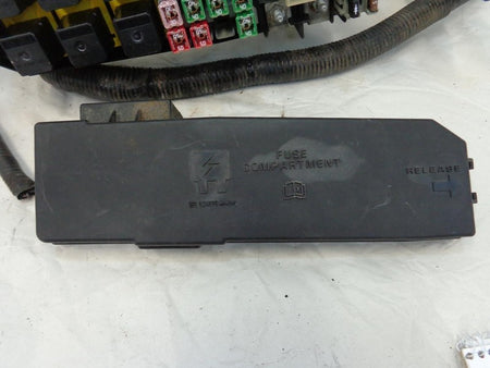 01 - 04 Ford Escape Fuse Box OEM YL8Z14A068AB