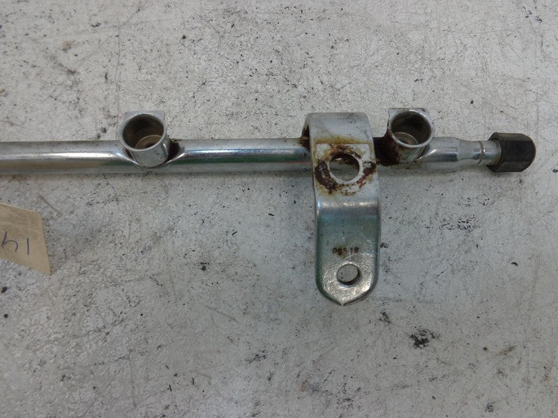 01-03 Chrysler Pt Cruiser 2.4L Fuel Rail OEM 04669768