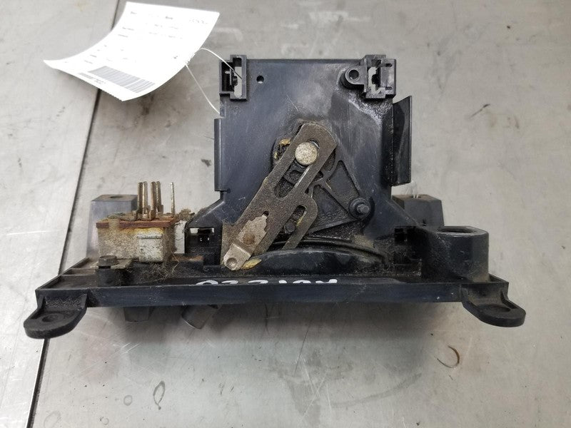 Dash Heater Control fits Chevrolet S10 S-10 w/o AC GMC S15 16014351