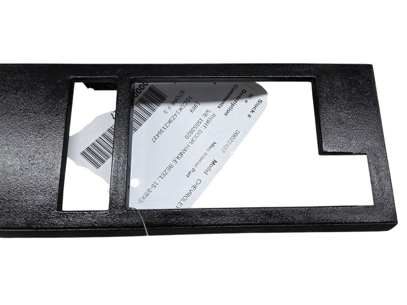88 - 94 Chevrolet C1500 Door Handel Bezel Black Textured OEM 15553920 