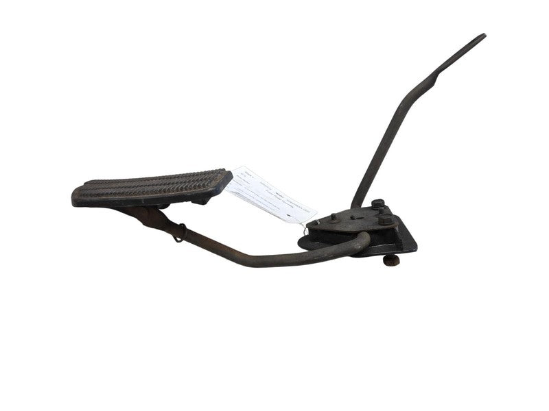 88 - 98 Chevrolet C1500 Gas Pedal Assembly OEM 15978191 GMC Suburban