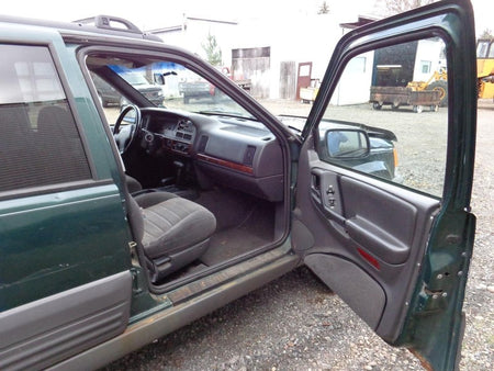 96 - 98 Jeep Grand Cherokee Dash Bezel 4732042 OEM