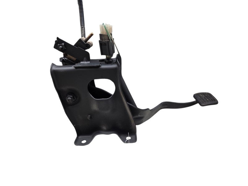 2001 Isuzu Rodeo Clutch Pedal Assembly OEM
