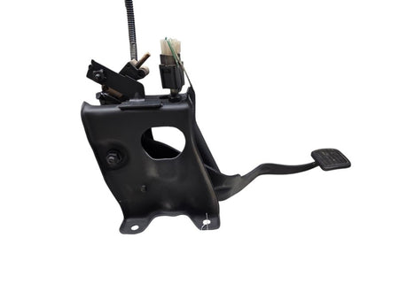2001 Isuzu Rodeo Clutch Pedal Assembly OEM