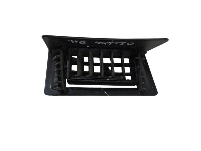 86 - 93 Chevrolet S10 Dash Vent Right Passenger GMC S15 Sonoma 1559055