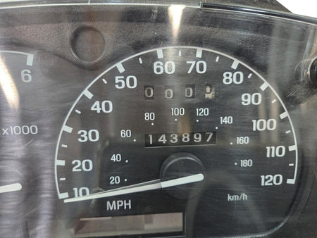 01 - 03 Ford Ranger Instrument Cluster Speedometer OEM w/tach