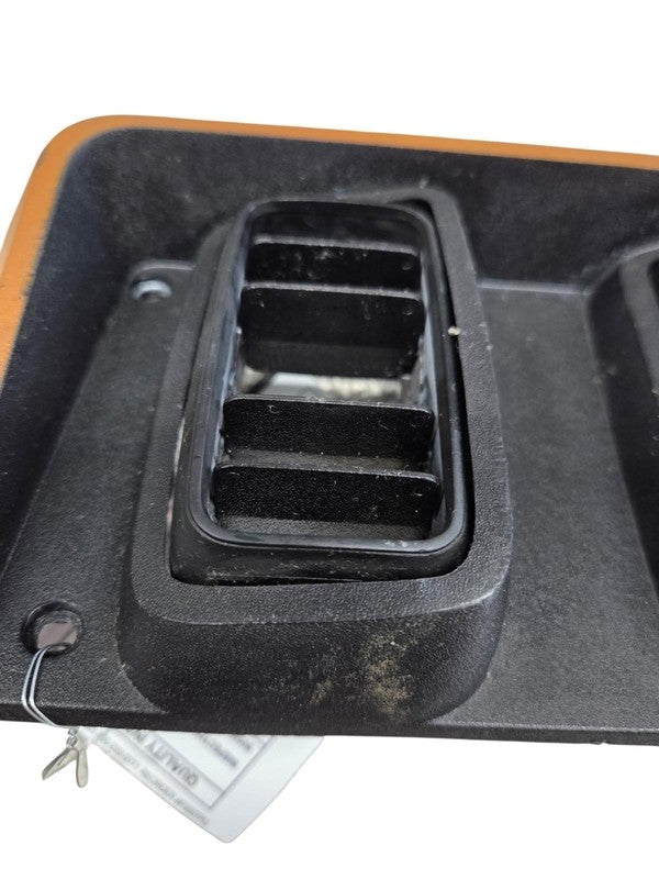 74 – 77 Dodge Van AC Heater Center Dash Vent Panel 3895090 B100 B200