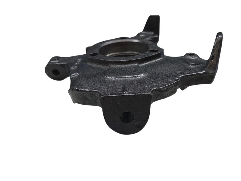 95 - 96 Chevrolet K1500 Left Front Spindle Steering Knuckle 18060561 G