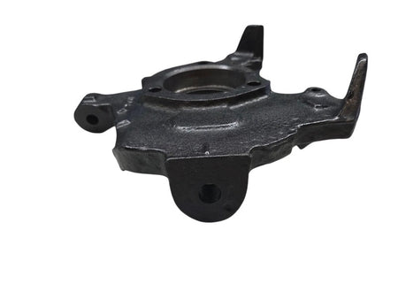 95 - 96 Chevrolet K1500 Left Front Spindle Steering Knuckle 18060561 G