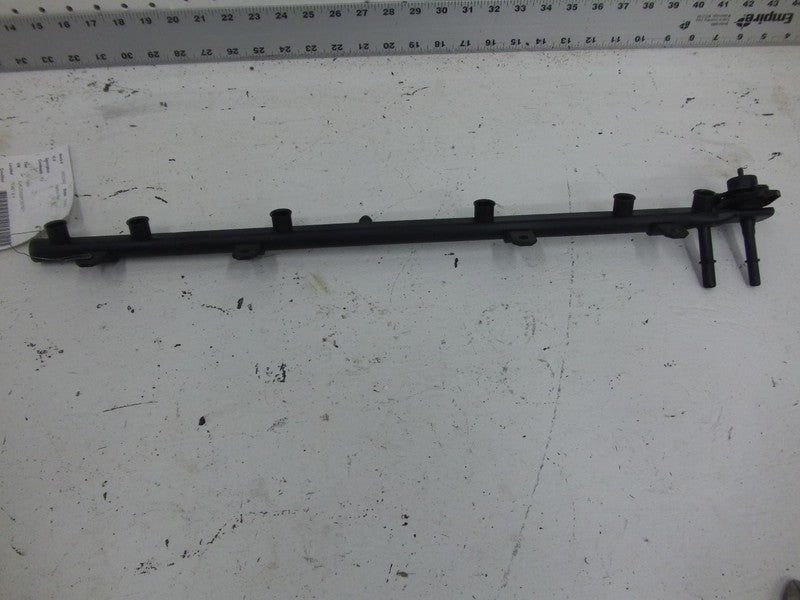 Fuel Injection Rail fits 93 - 95 Jeep Grand Cherokee 4.0 L OEM
