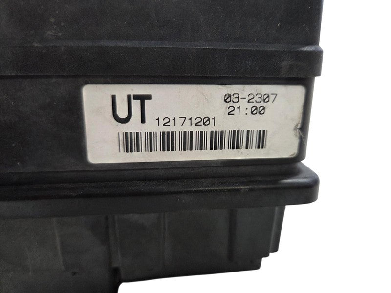 98 - 99 Chevrolet Blazer Fuse Juntion Box Module 12171201 OEM GMC Jimm