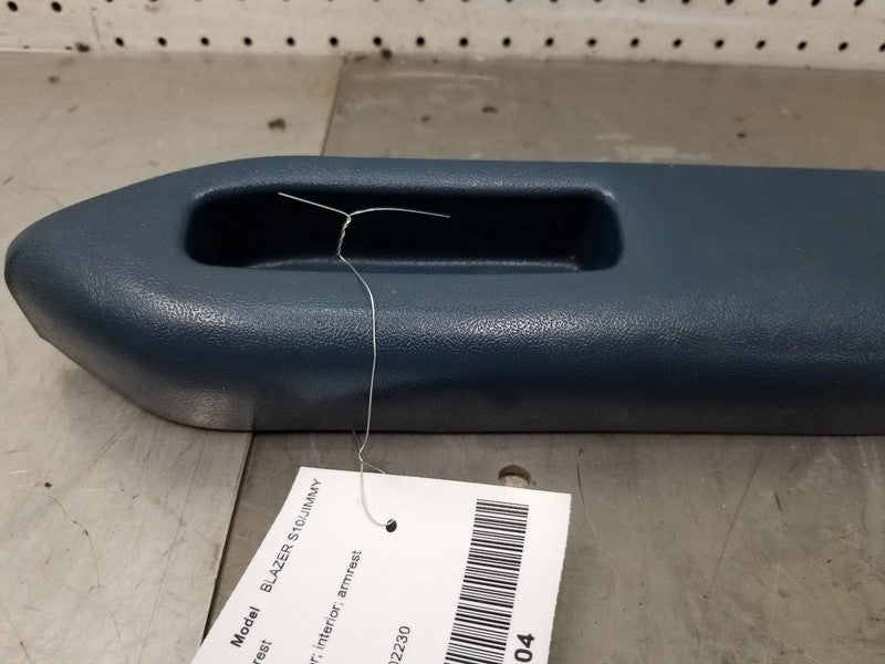 Chevy S10 Blazer REAR Door Arm Rest RIGHT PASSENGER REAR Side Blue 156