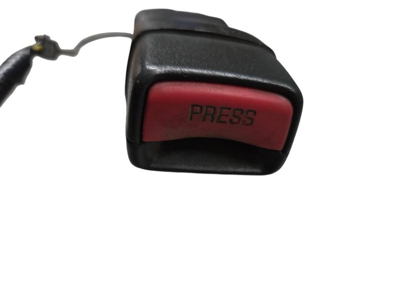 03 - 06 Chevrolet Silverado Front Seat Belt Buckle Left Driver Side 88