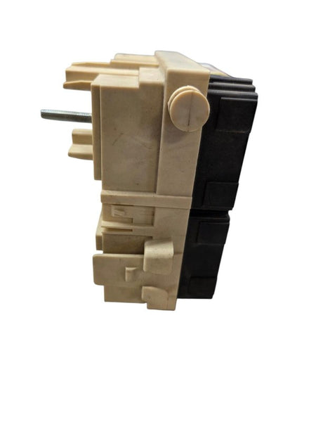 2005 Chevrolet Silverado 2500 Under Dash Wiring Relay Junction Bulkhea