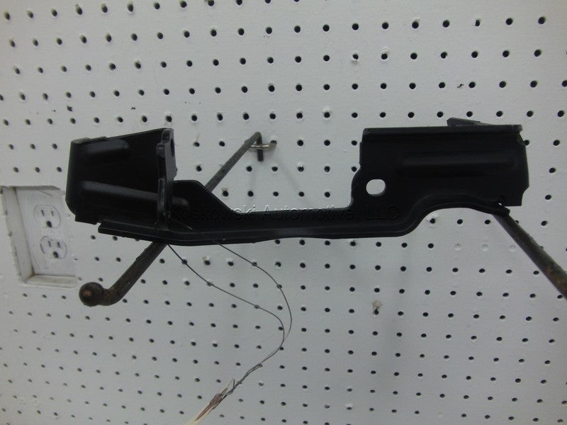 1995 DODGE DAKOTA 3.9 L Throttle Cable Mount Bracket